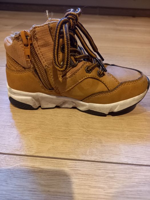 Wysokie adidasy rozm 26