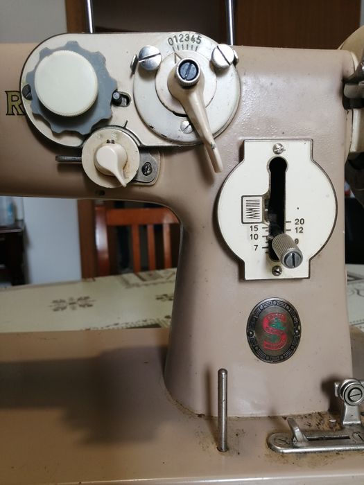 Máquina de costura Singer