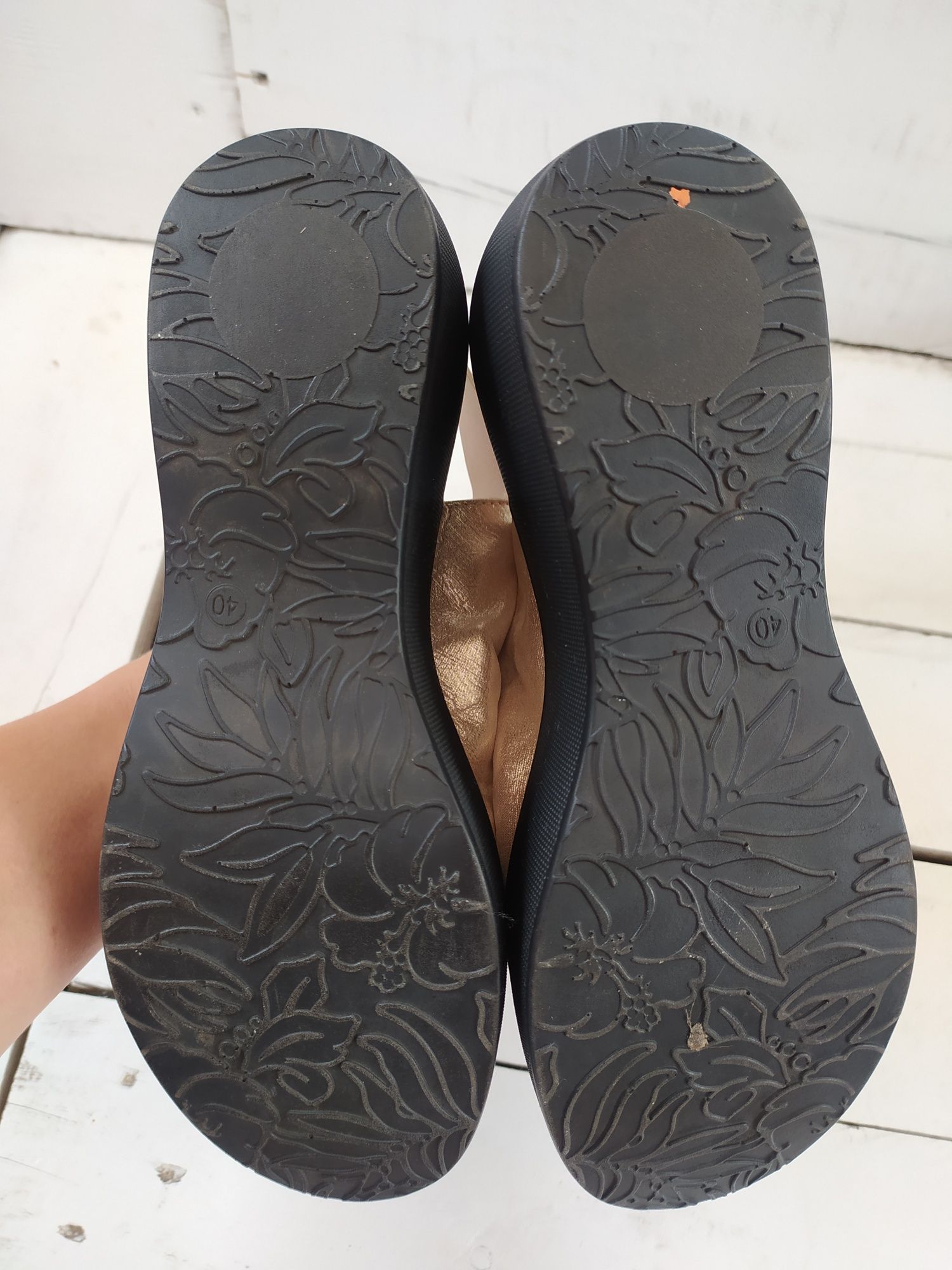 кожаные босоножки с напылением на платформе сандали босоніжки 39р