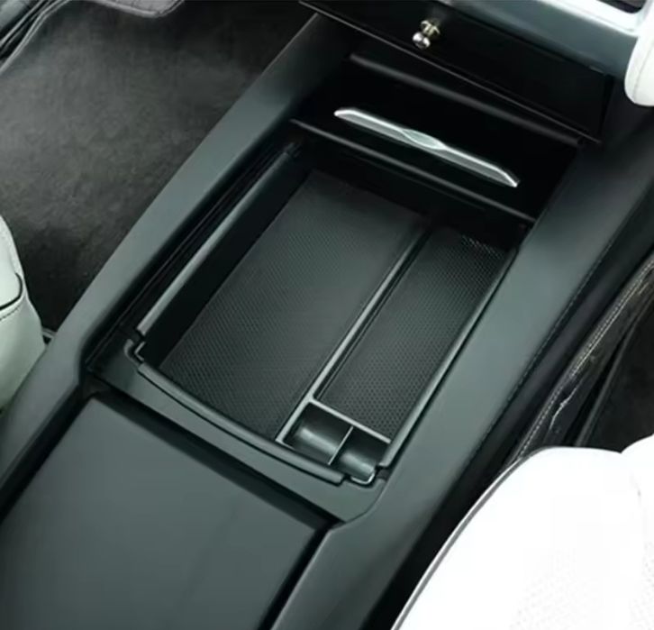 Зарядка телефона Tesla model X S