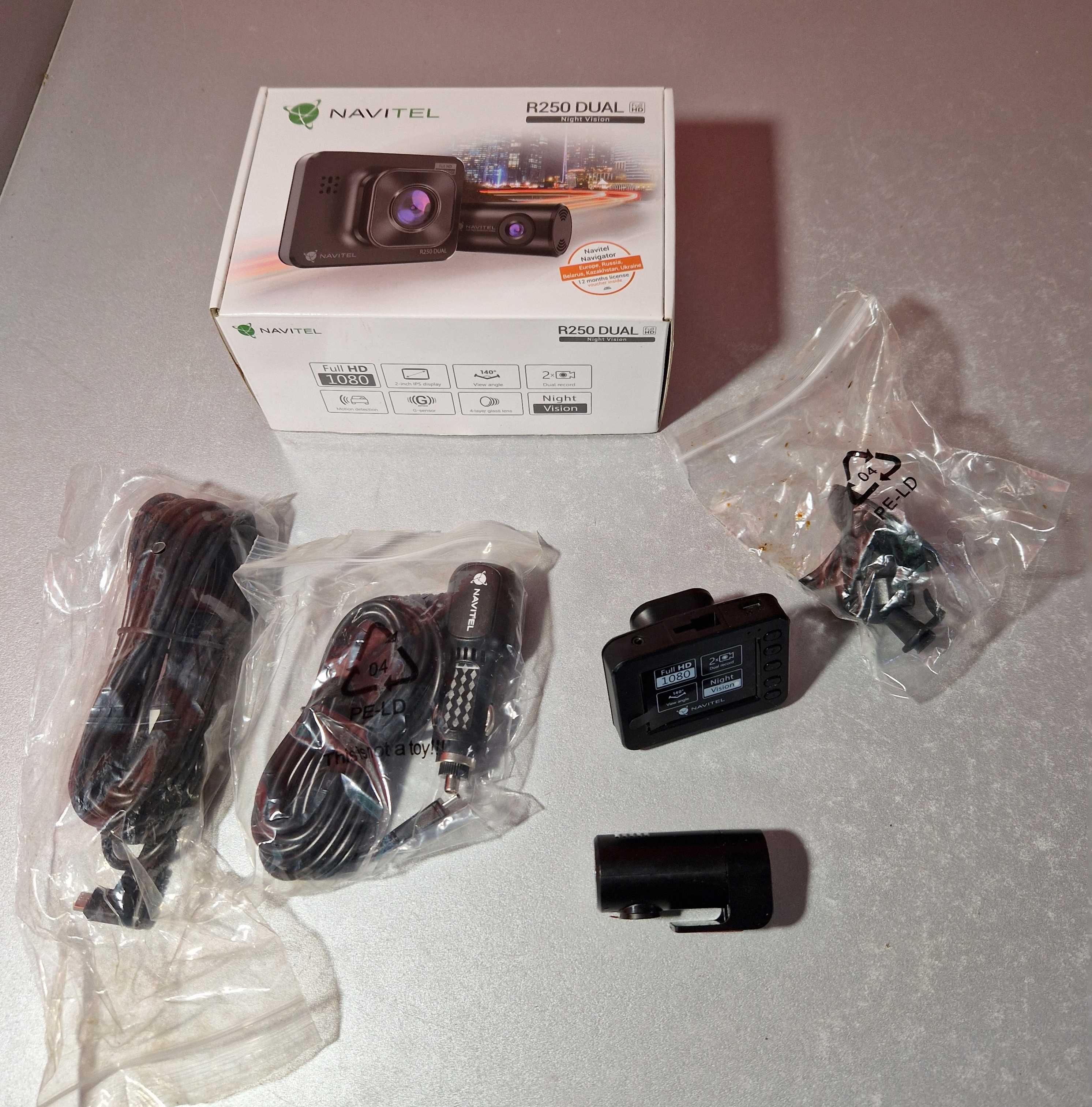 Wideorejestrator  NAVITEL R250 DUAL