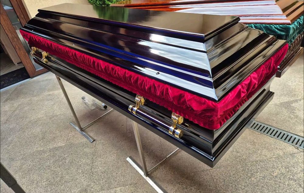 Труна під замовлення, готова труна