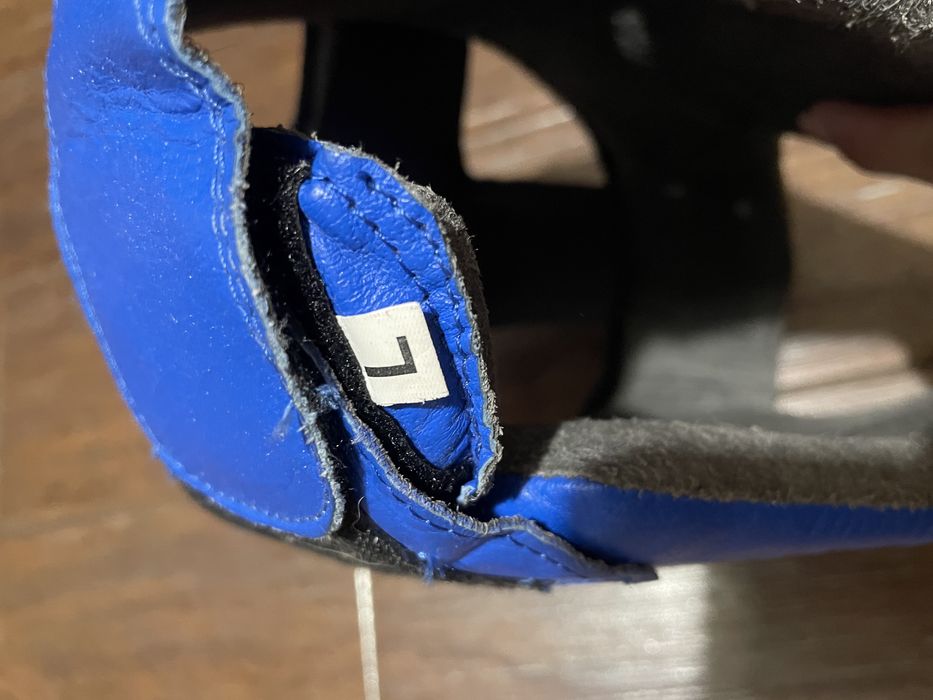 Захист на голову та захист на ноги для кікбоксингу