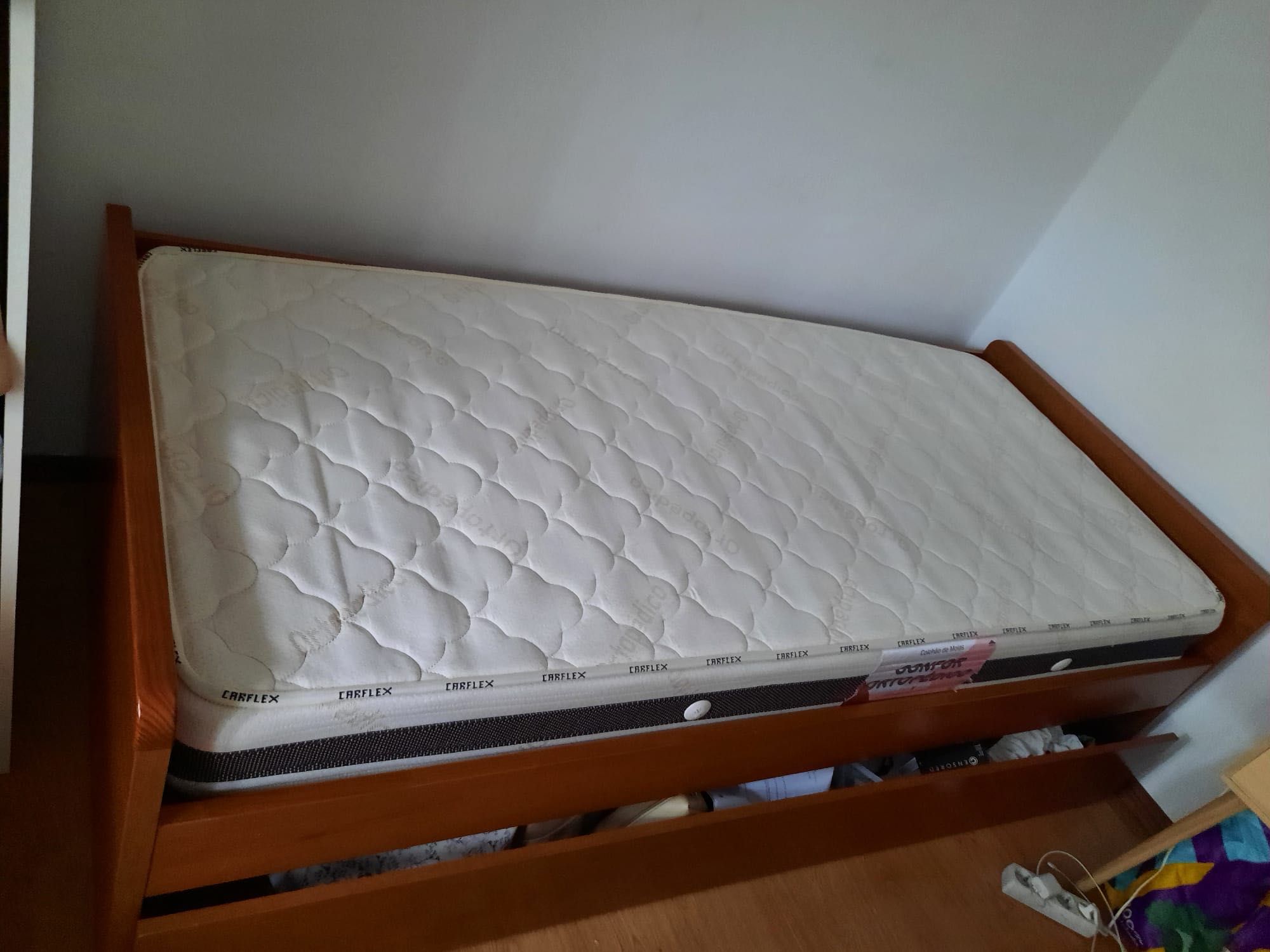 Cama de solteiro dupla + colchão