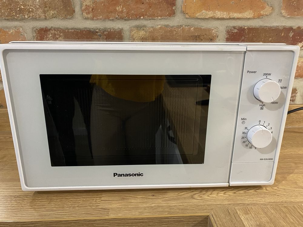 Kuchenka mikrofalowa wolnostojąca Panasonic NN-K12JMMEPG