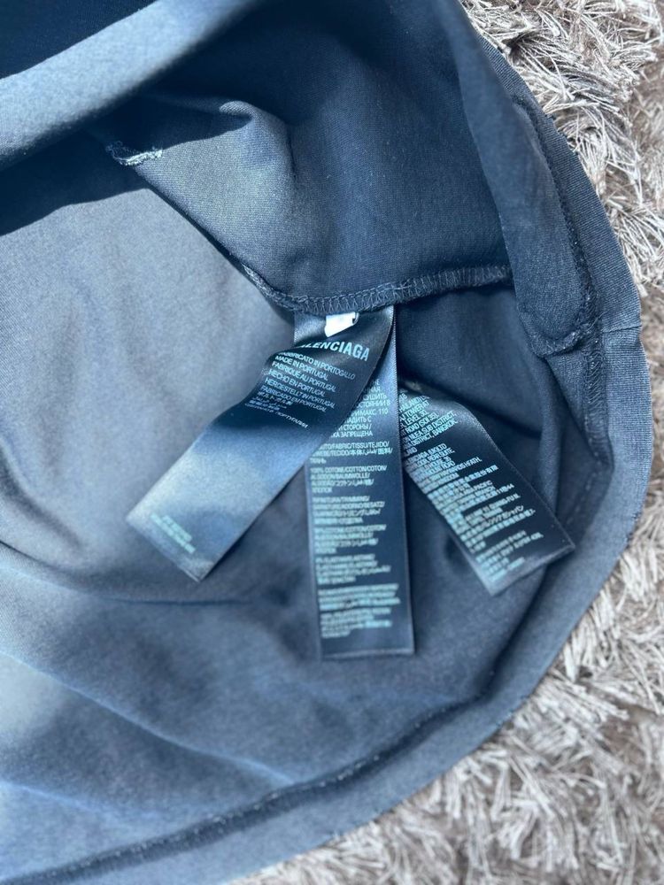 Футболка Balenciaga Pierced T‑Shirt Oversized in Black  FW 2024