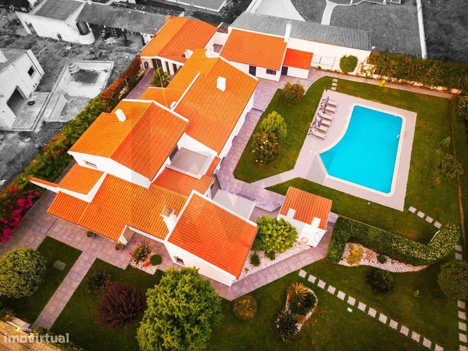 Moradia T4 de Alto Padrão na Verdizela – Remodelada, Generosa Piscina