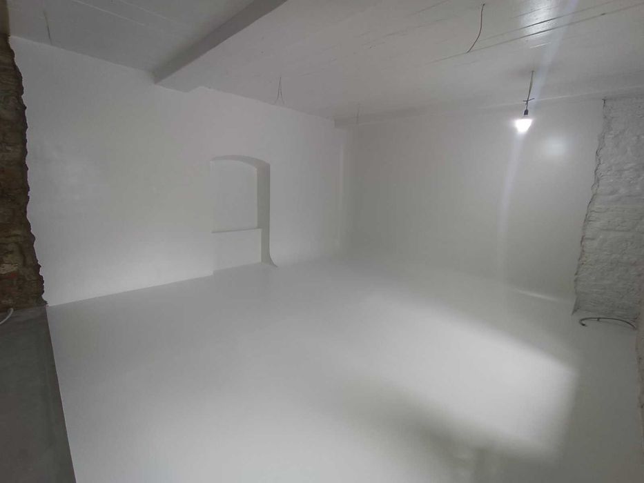 Фарбування стін та стелі безповітряним фарбопультом