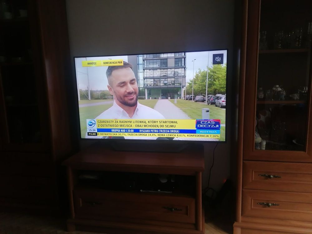 TV Sharp LCD 40”