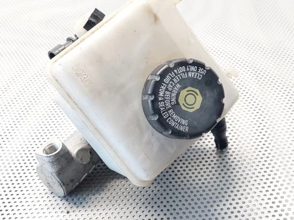 Bomba central dos travões OPEL Astra H Hatchback (L48)