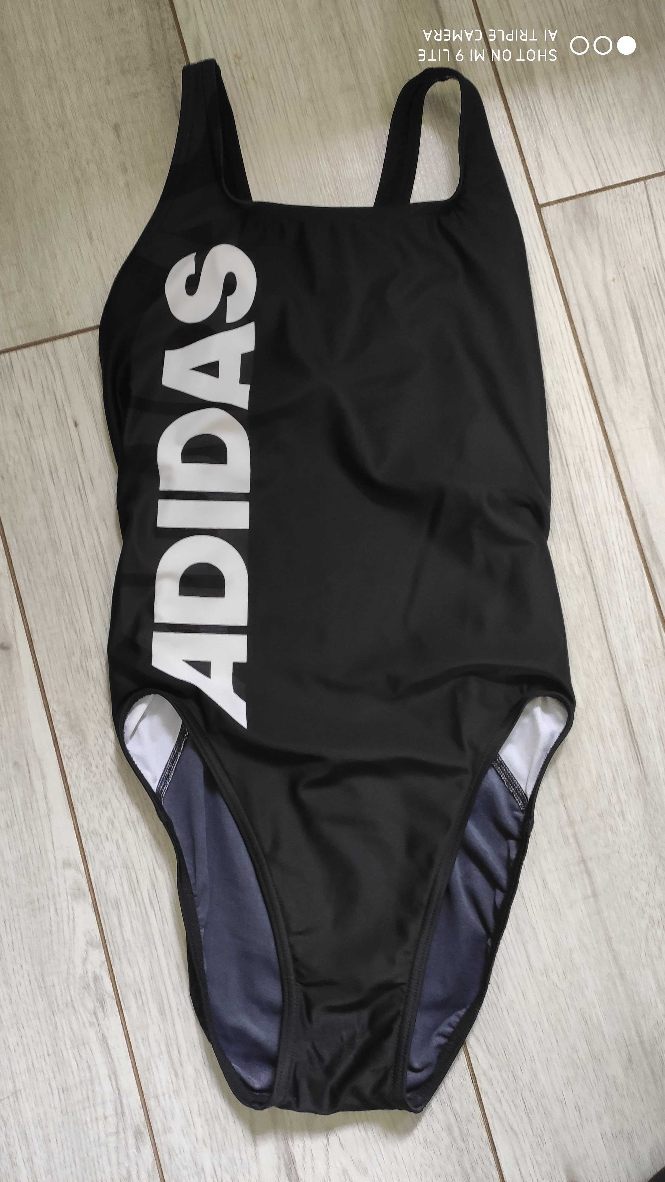 Sprzedam jednoczęściowy strój kąpielowy marki Adidas rozmiar M