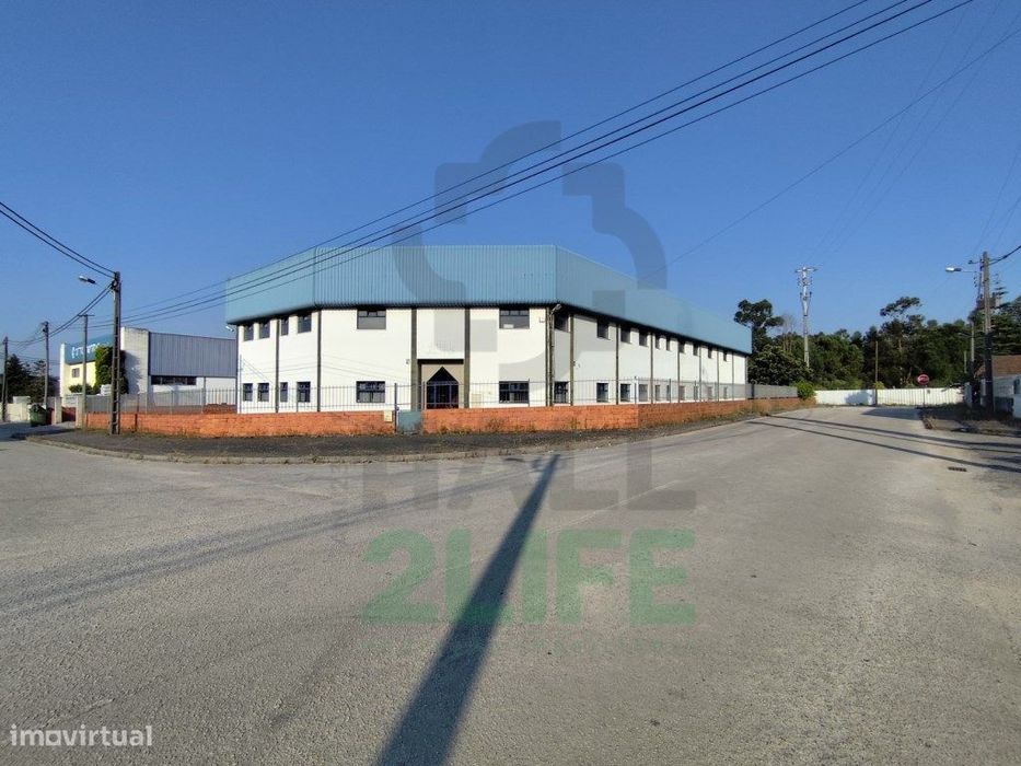 Armazém Industrial Totalmente Equipado Na Batalha (Zona Industrial)