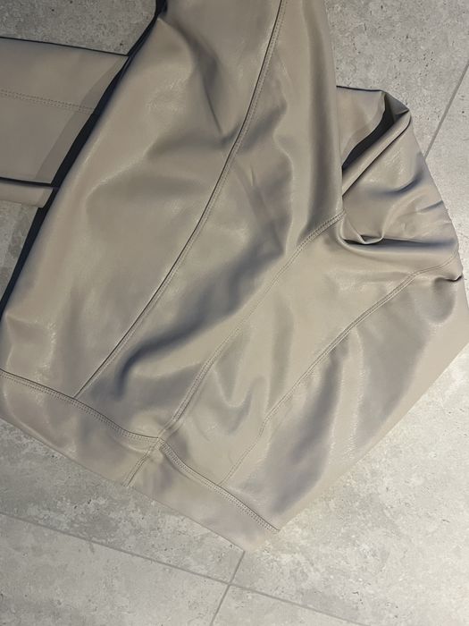 Legginsy eko skóra beż New Yorker