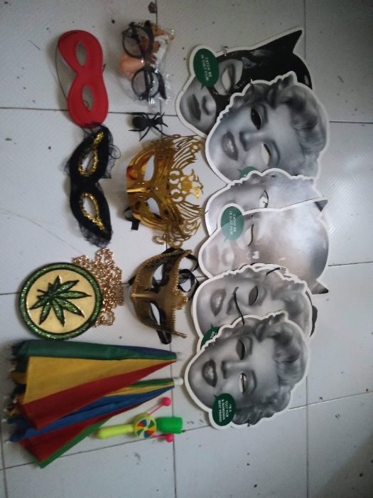 Máscaras de Veneza e adereços de Carnaval