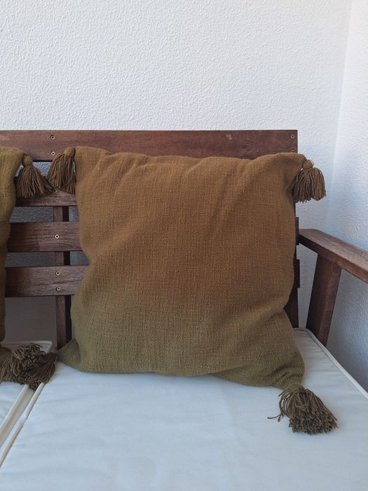 Duas almofadas verde seco Zara home