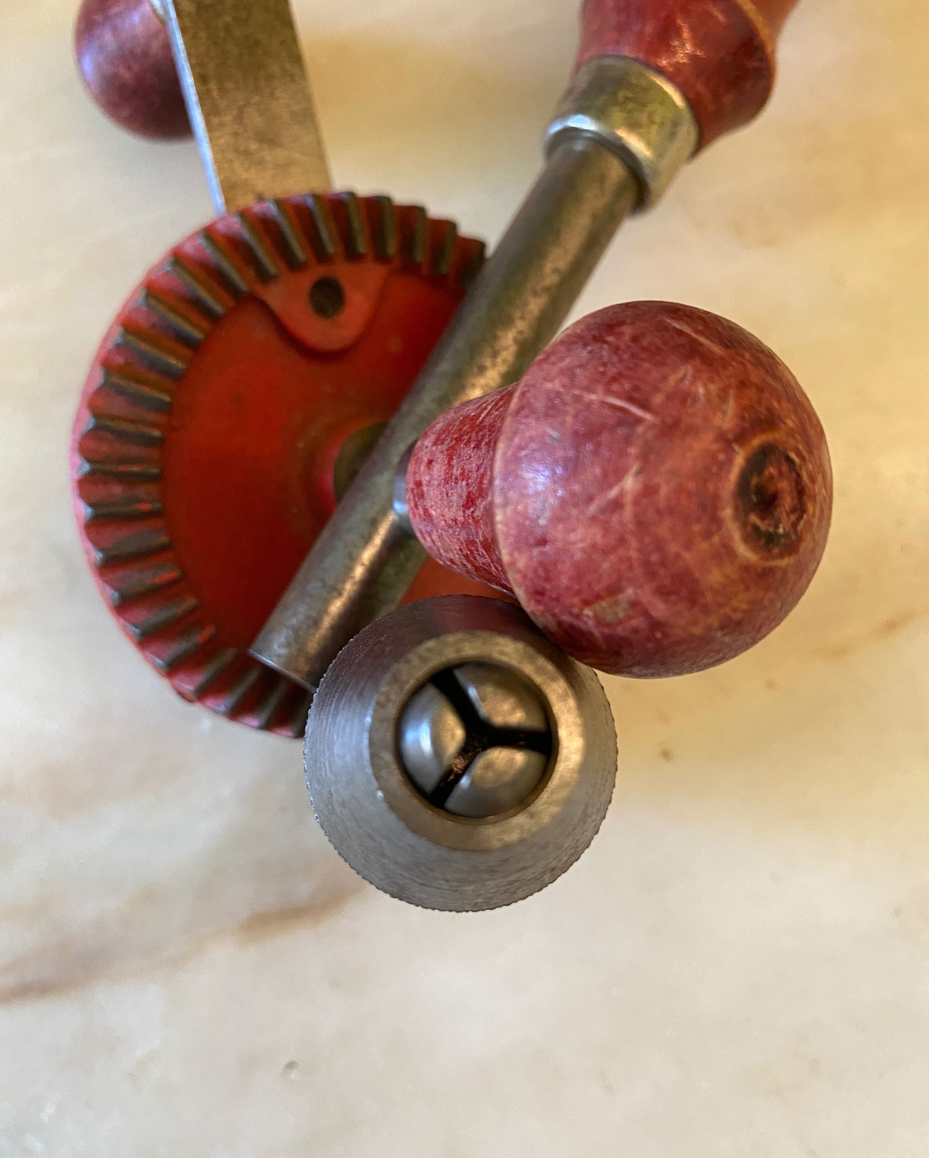Furador manual vintage Hesch