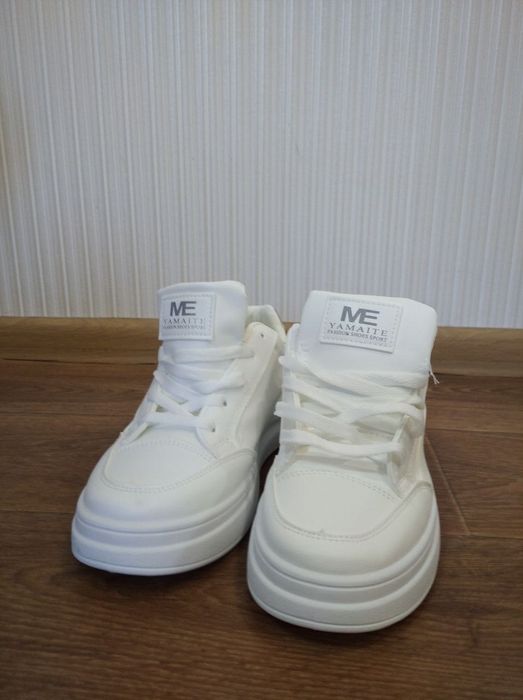 Продам кросовки новые