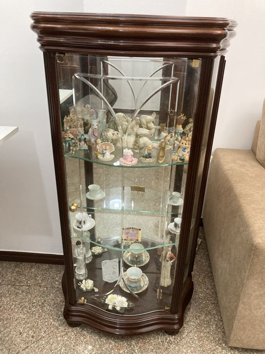 Movel de madeira e vidro (decorativo)