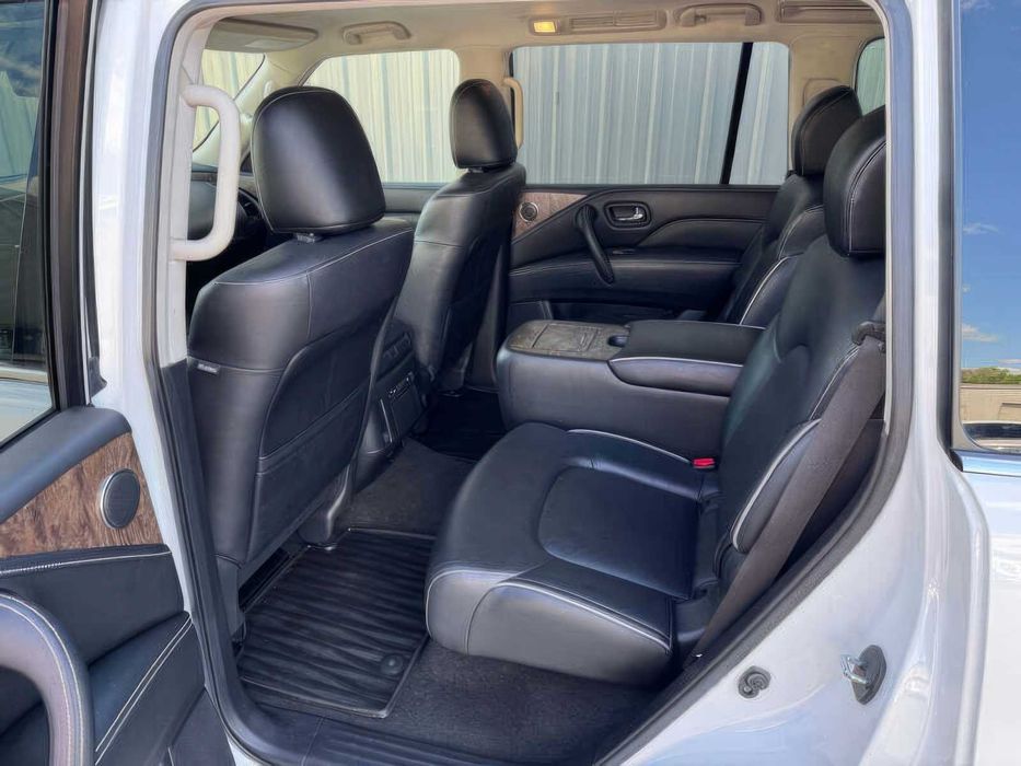 Infiniti QX80 Premium Select      2021