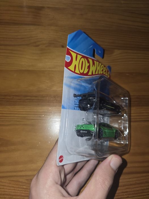Hotwheels pack de 2 carros