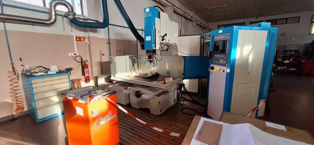 Maquina de Erosão por penetração Cleancut