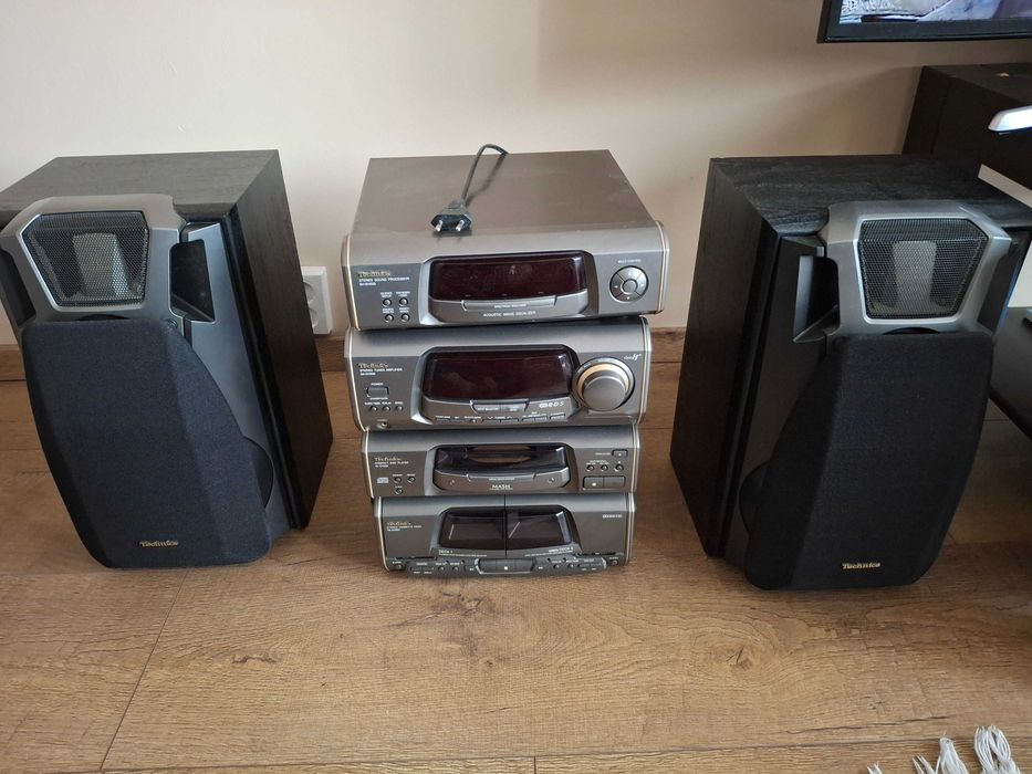 Wieża Technics wraz z głośnikami