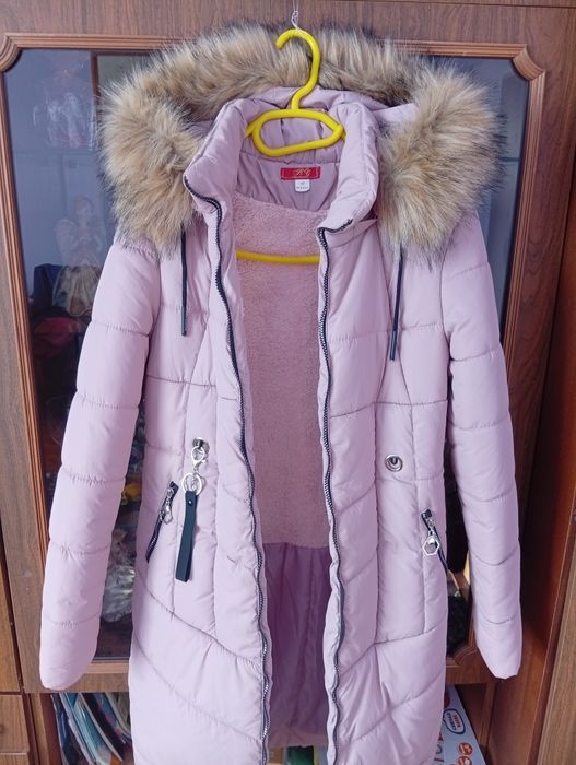 Жіночий зимовий плащ