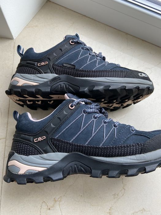 Кросівки, ботинки 37