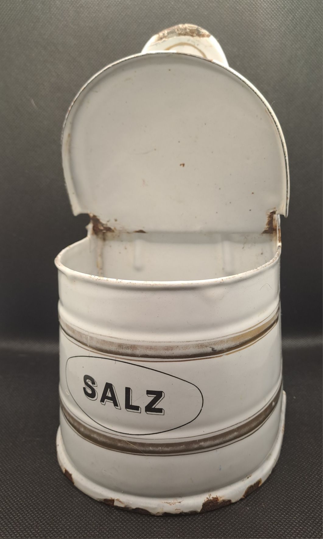Emaliowany pojemnik na sól- starocia, antyki, vintage