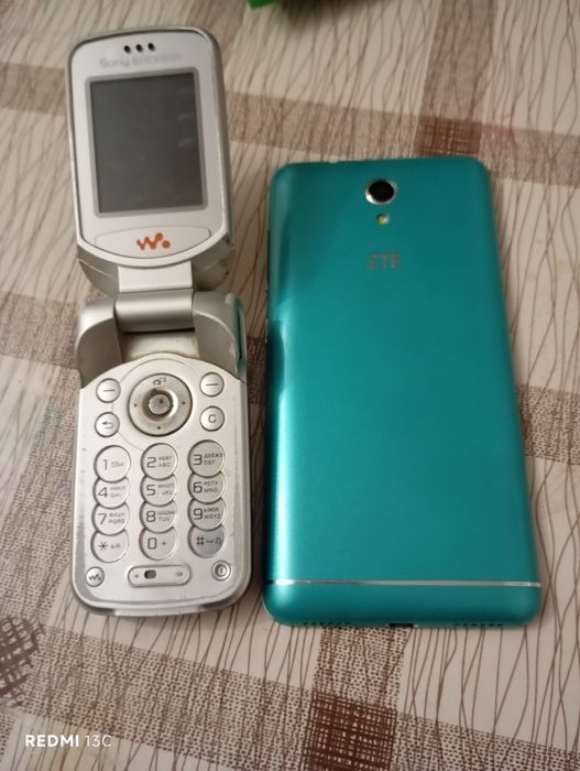 Продам старі телефони