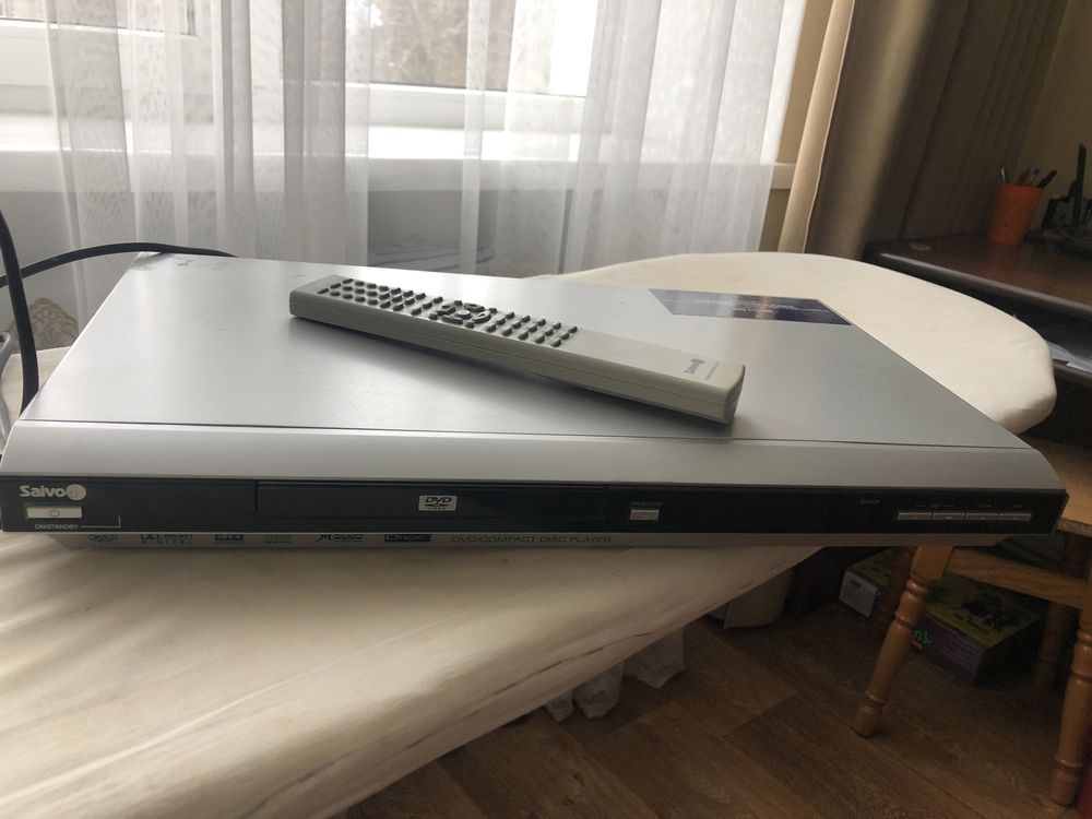 Saivo DVD/compact disc player