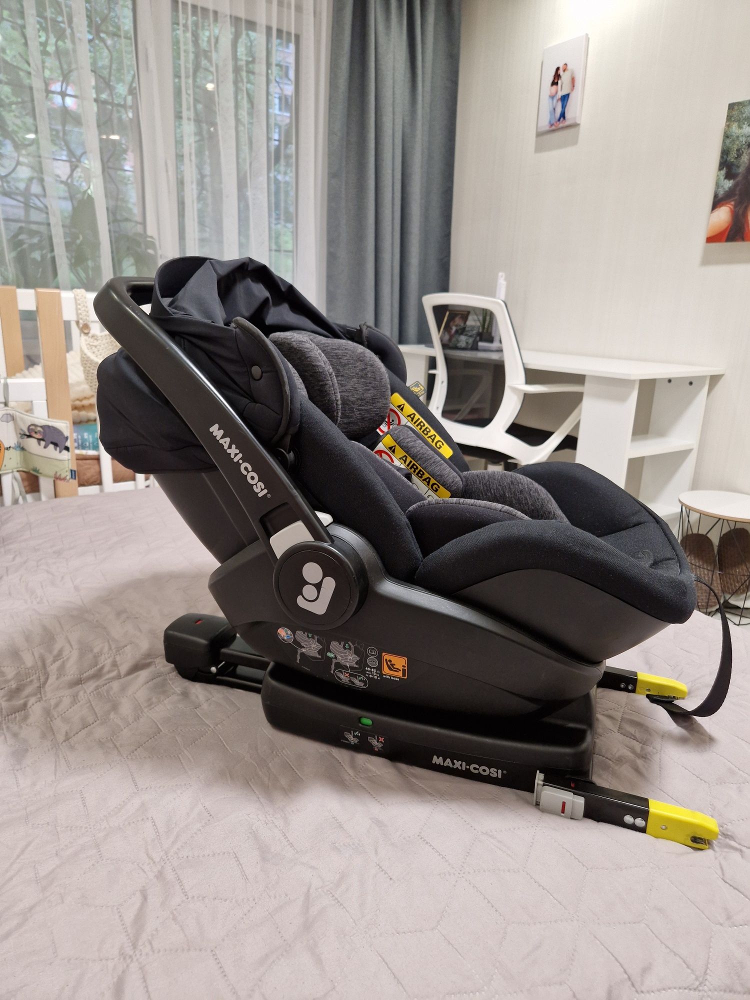 Автокрісло з базою Maxi Cosi