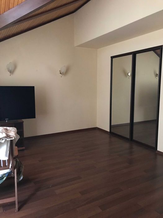 Продається будинок в с.Хлепча, 20 хвилин від Києва, Одеська траса