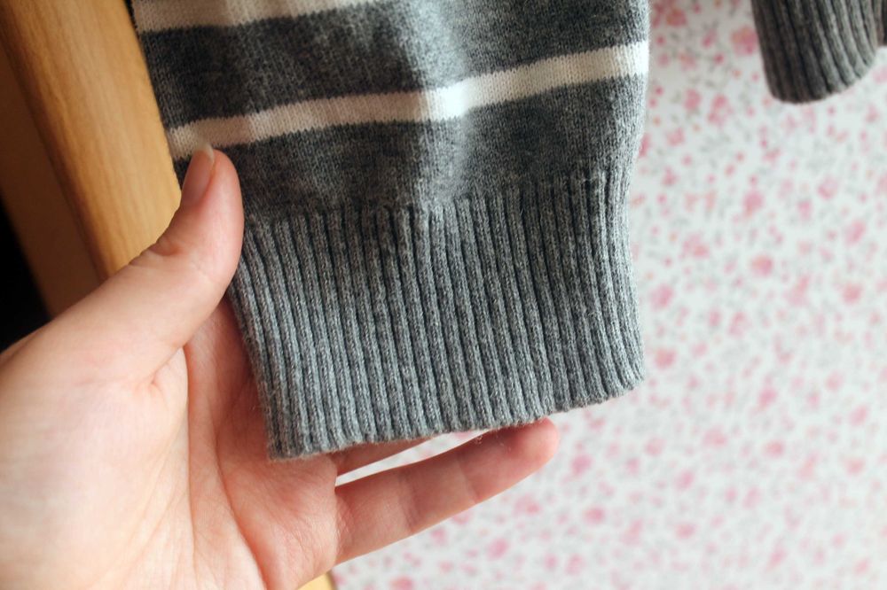 męski szary sweter premium w białe paski Selected