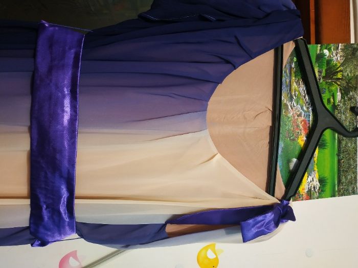 Продам платье вечернее (выпускной) р. 48-50