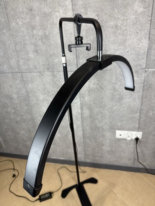 Lampa kosmetyczna led bezcieniowa półksiężyc