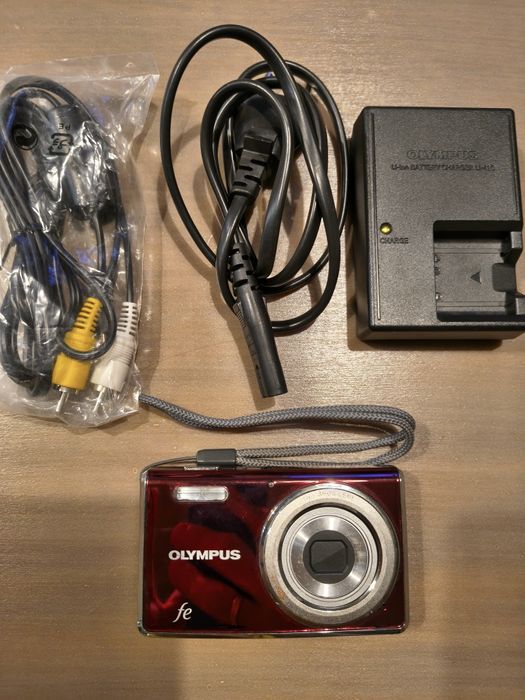 Świetny aparat cyfrowy Olympus FE 4000. Pełen komplet