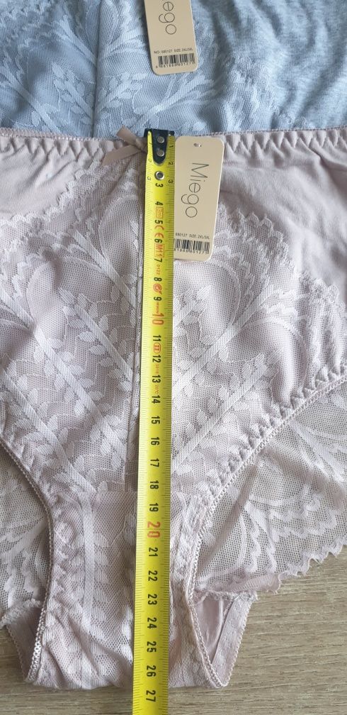 3×Damskie majtki figi z koronką 2/3 XL Miego