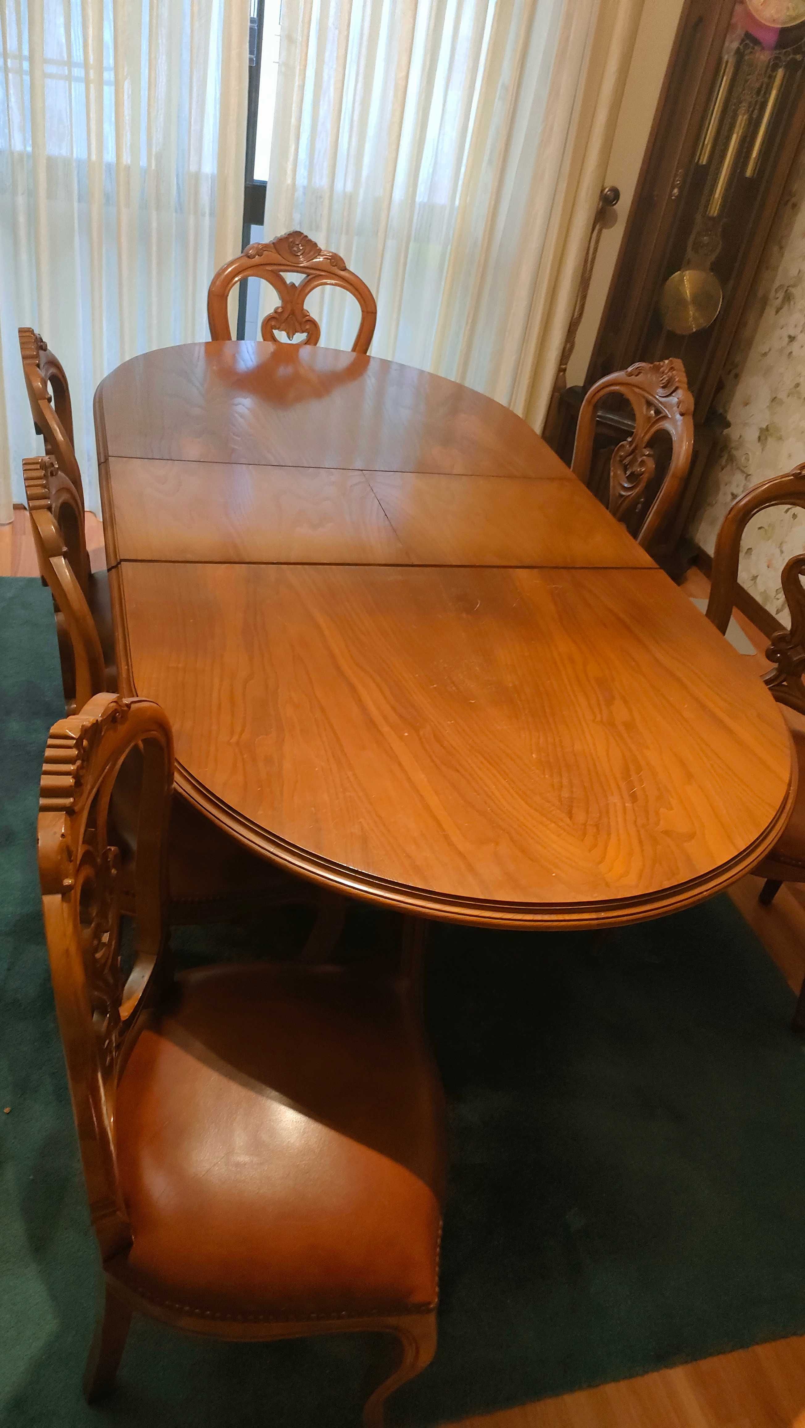 Mesa de jantar + 6 cadeiras