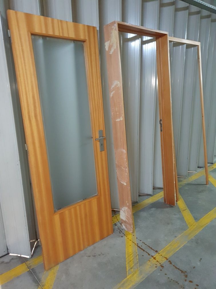 Porta interior madeira vidro fosco,aro,guarnição e fechadura