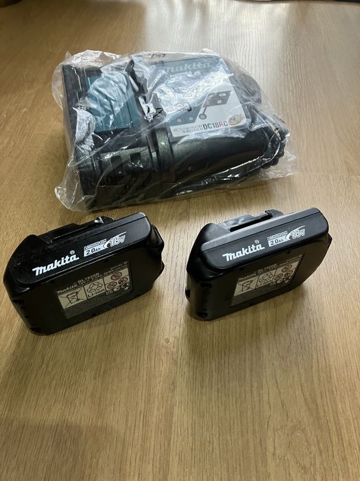 Zestaw 2 akumulatorów 2Ah BL1820B +ładowarka Makita DC18RC 2XBL1820B