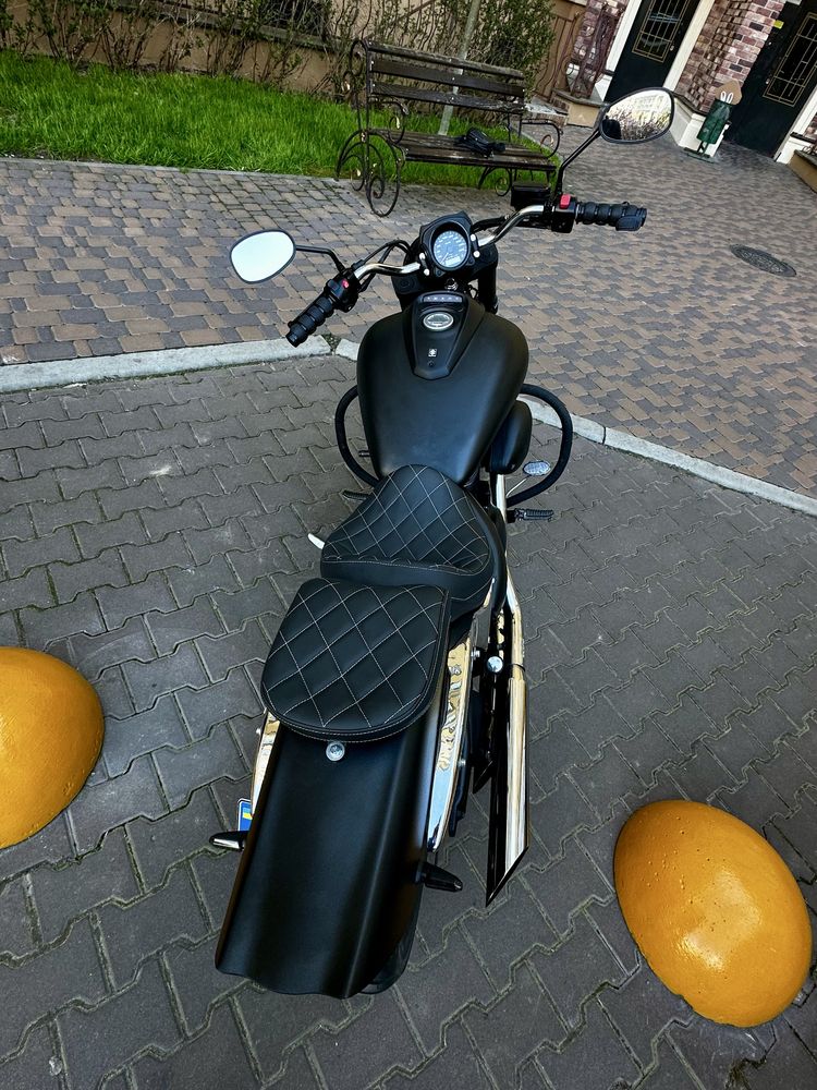 Suzuki Intruder VS800