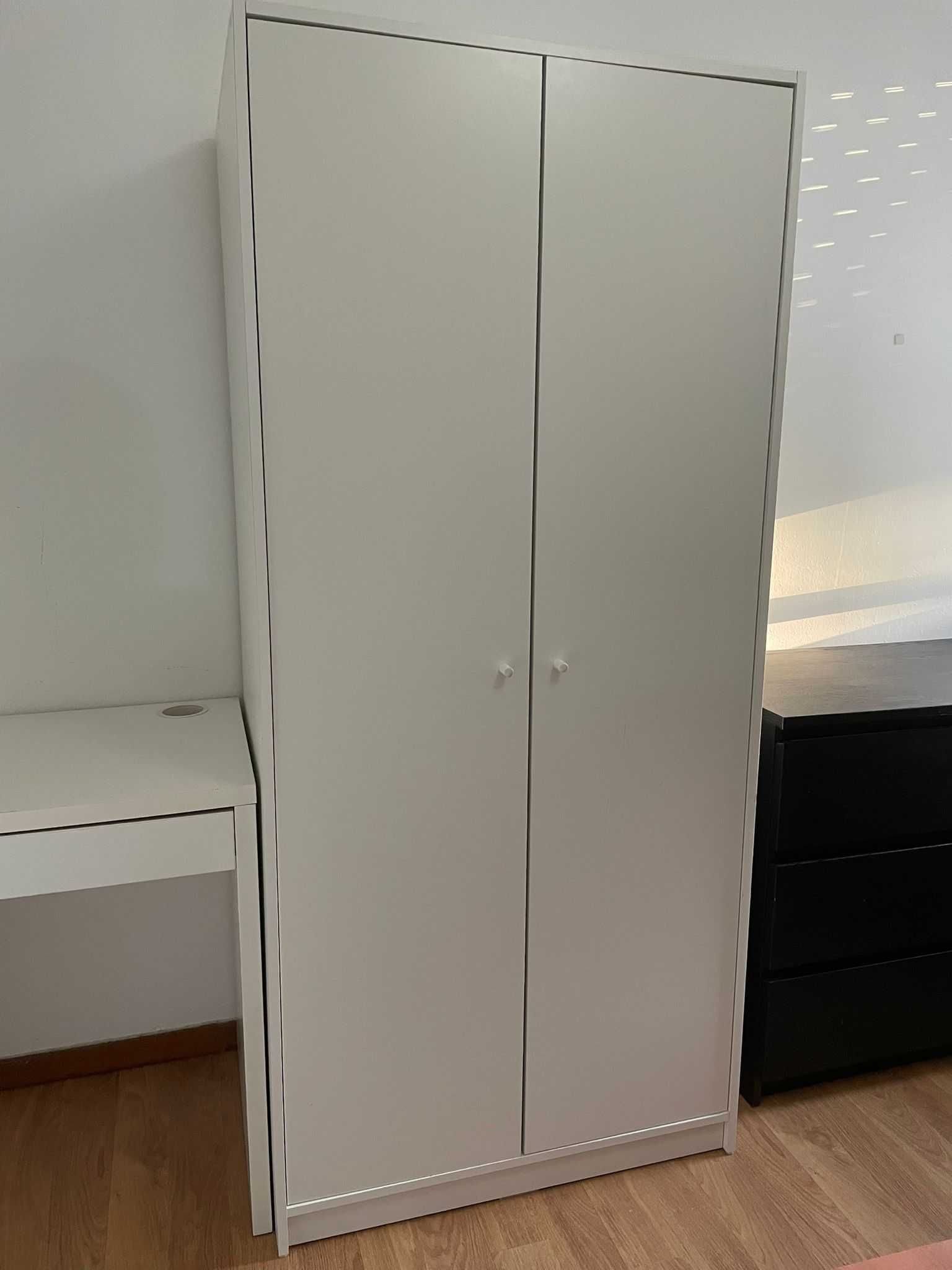 Roupeiro 2 portas Ikea