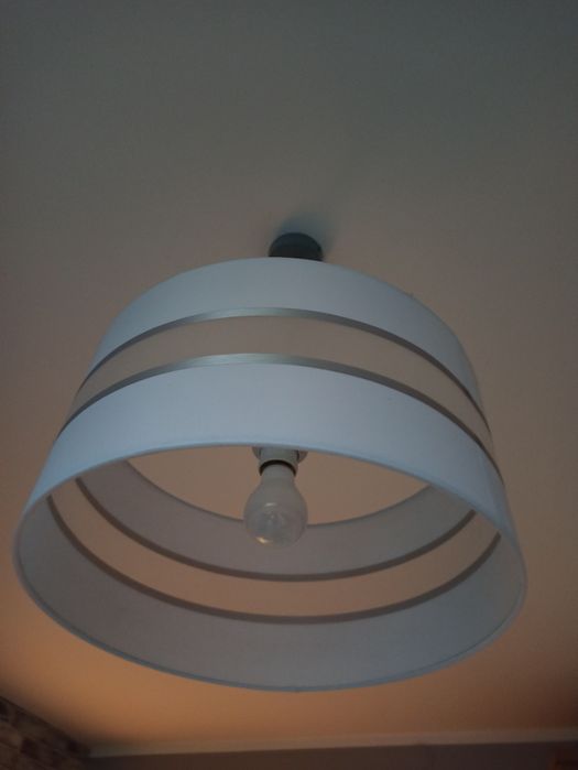 Lampa sufitowa .