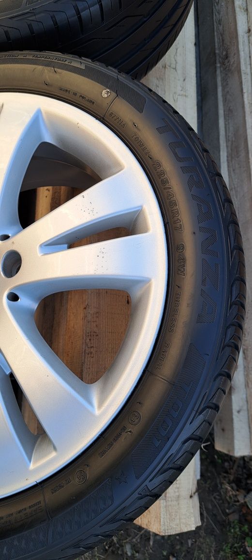 Шини літні Bridgestone R17 225 45 по 6+мм.