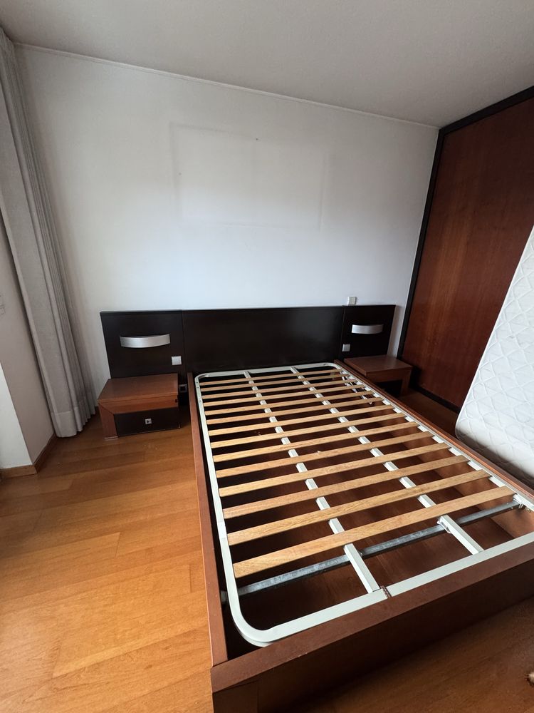 Cama + Cabeceira (c/ candeeiros)