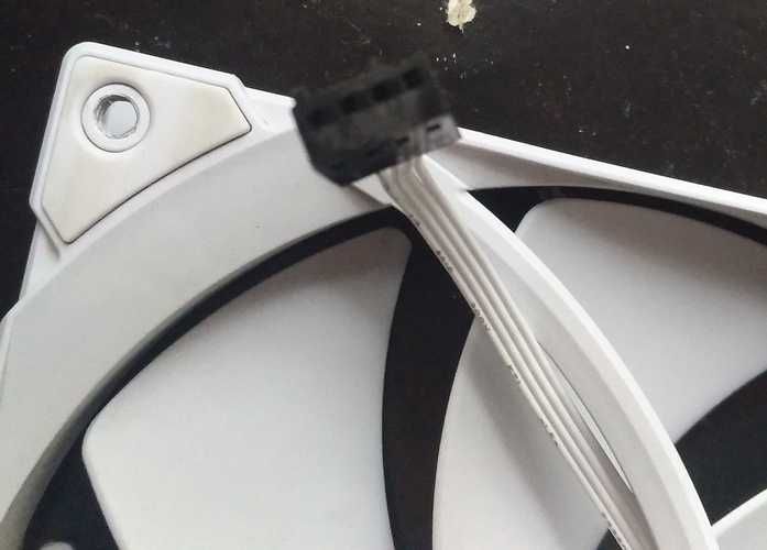 Вентилятор LIAN LI Uni Fan — 4 пин — 140 мм