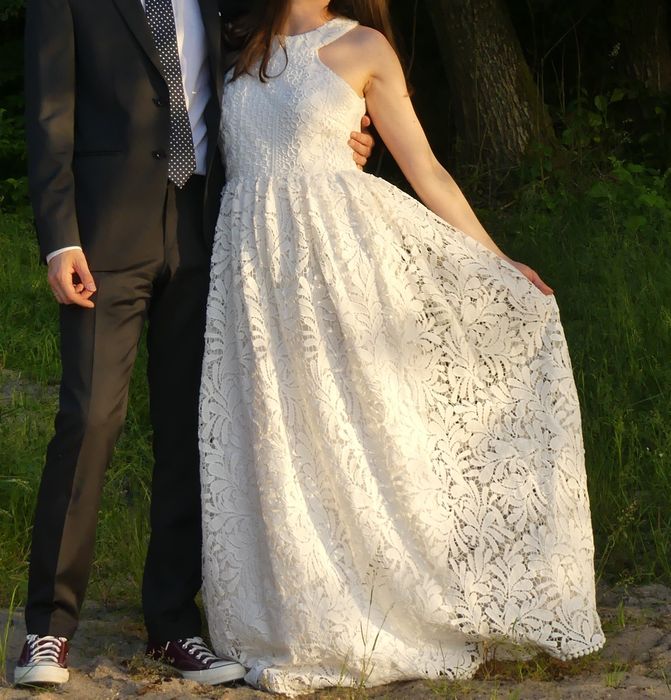 Biała suknia ślubna z koronki ASOS Y.A.S