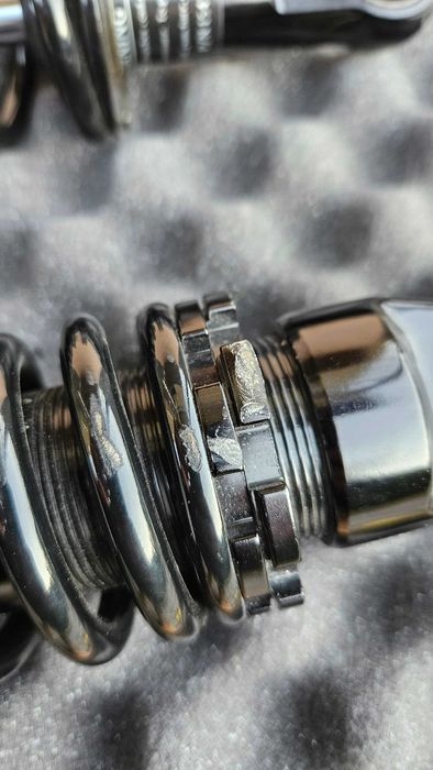 Задні амортизатори, стійки на Indian Scout 2023