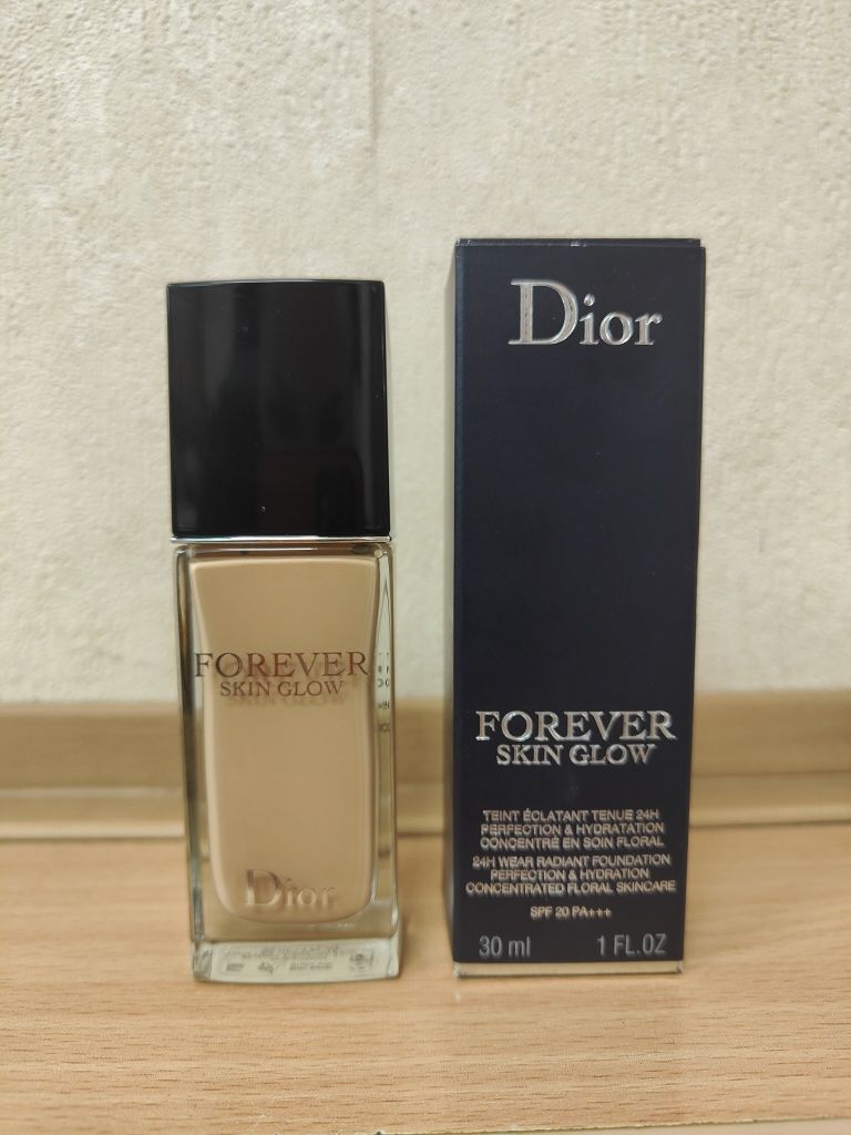 Тональное средство Dior Forever Skin Glow тон 3WP
